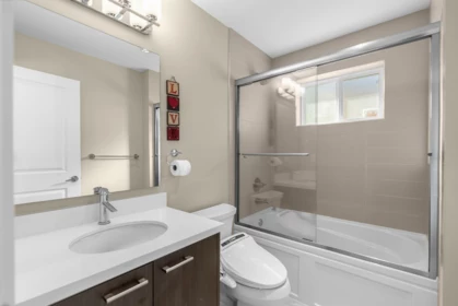 Powder Room Photo of 7 5180 Blundell Road, Richmond, BC
