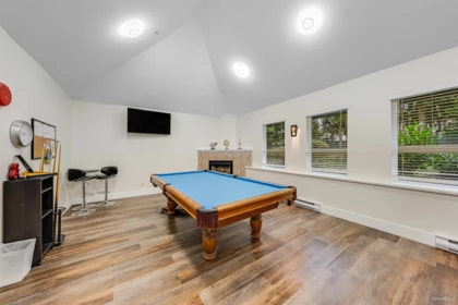 Hallway Photo of 405 9688 148 Street, Surrey, BC
