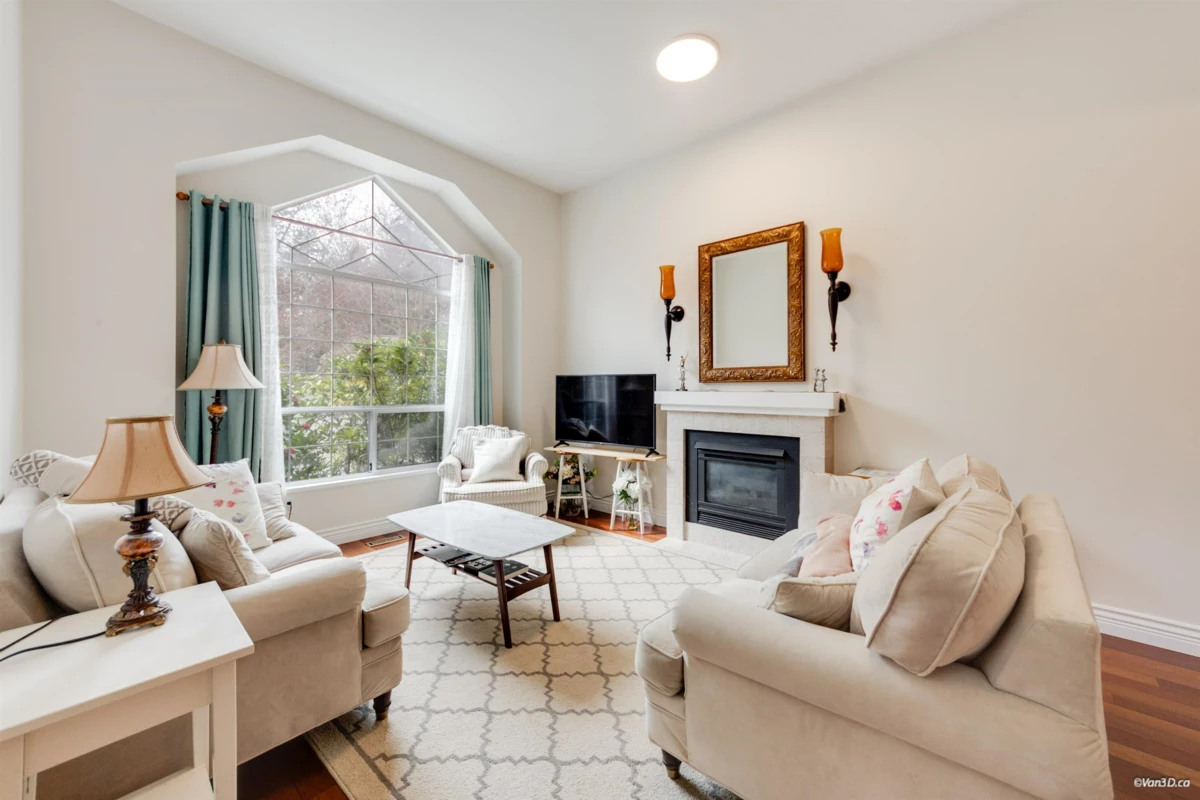 Dining Area Photo of 128 Parkside Drive, Port Moody, BC