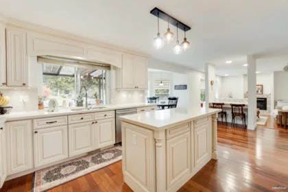 Breakfast Nook Photo of 128 Parkside Drive, Port Moody, BC