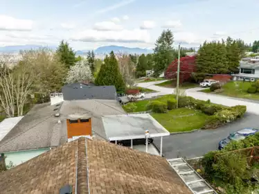 Kitchen Photo of 10259 124a Street, Surrey, BC