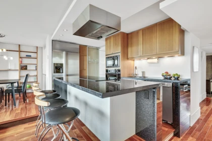 Kitchen Island Photo of 1201 2077 Nelson Street, Vancouver, BC