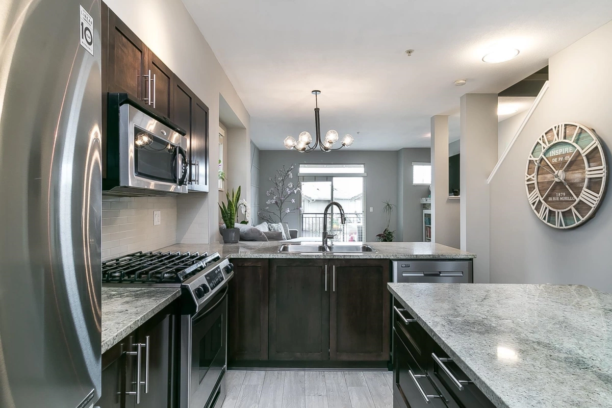 Dining Area Photo of 10 20326 68 Avenue, Langley, BC