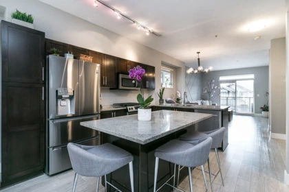Kitchen Island Photo of 10 20326 68 Avenue, Langley, BC