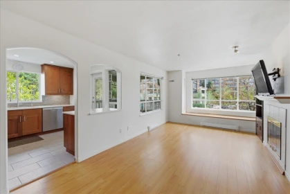 307 6745 Station Hill Court, Burnaby, BC, Burnaby — Apartment/Condo for sale