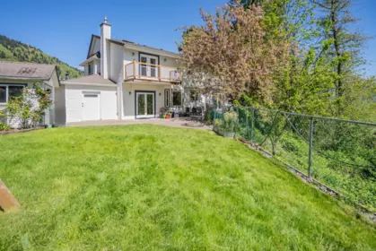 Backyard Photo of 2523 Country Court, Abbotsford, BC