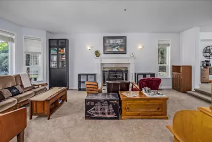 Kitchen Island Photo of 2523 Country Court, Abbotsford, BC