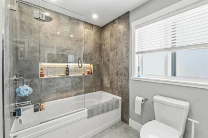 Hallway Photo of 22108 Kerry Crescent, Maple Ridge, BC