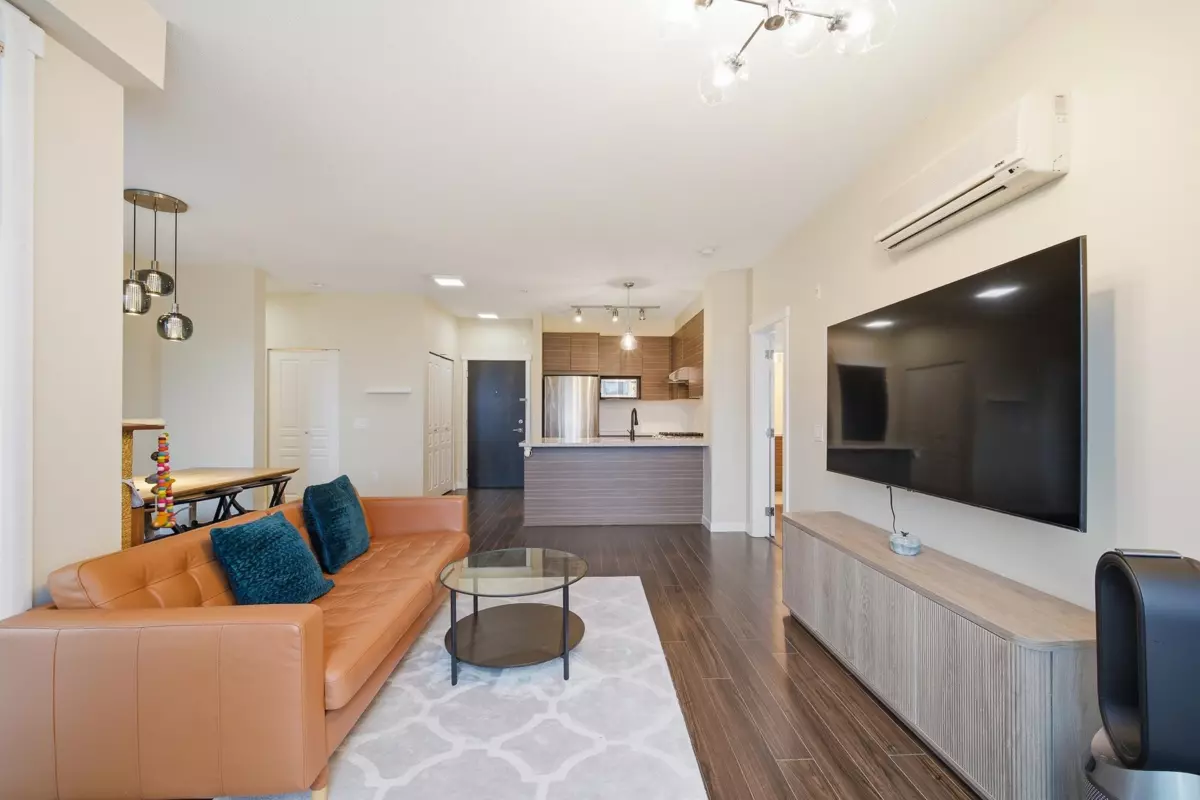 Dining Area Photo of 339 9388 Mckim Way, Richmond, BC
