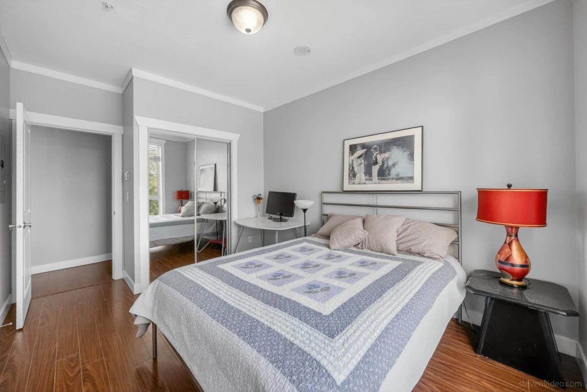 Family Room Photo of 521 14333 104th Avenue, Surrey, BC