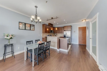 Breakfast Nook Photo of 521 14333 104th Avenue, Surrey, BC