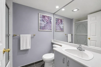 Walk-In Closet Photo of 1701 14881 103a Avenue, Surrey, BC