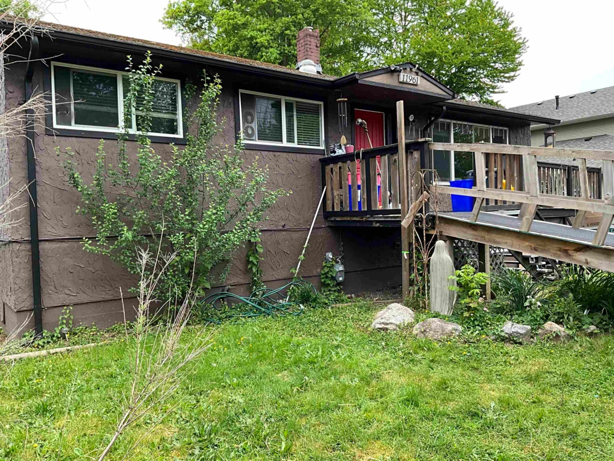 Living Room Photo of 11961 248 Street, Maple Ridge, BC