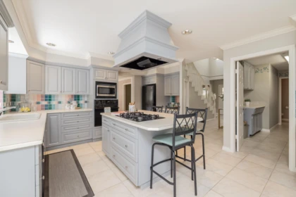 Kitchen Island Photo of 4894 1 Avenue, Delta, BC