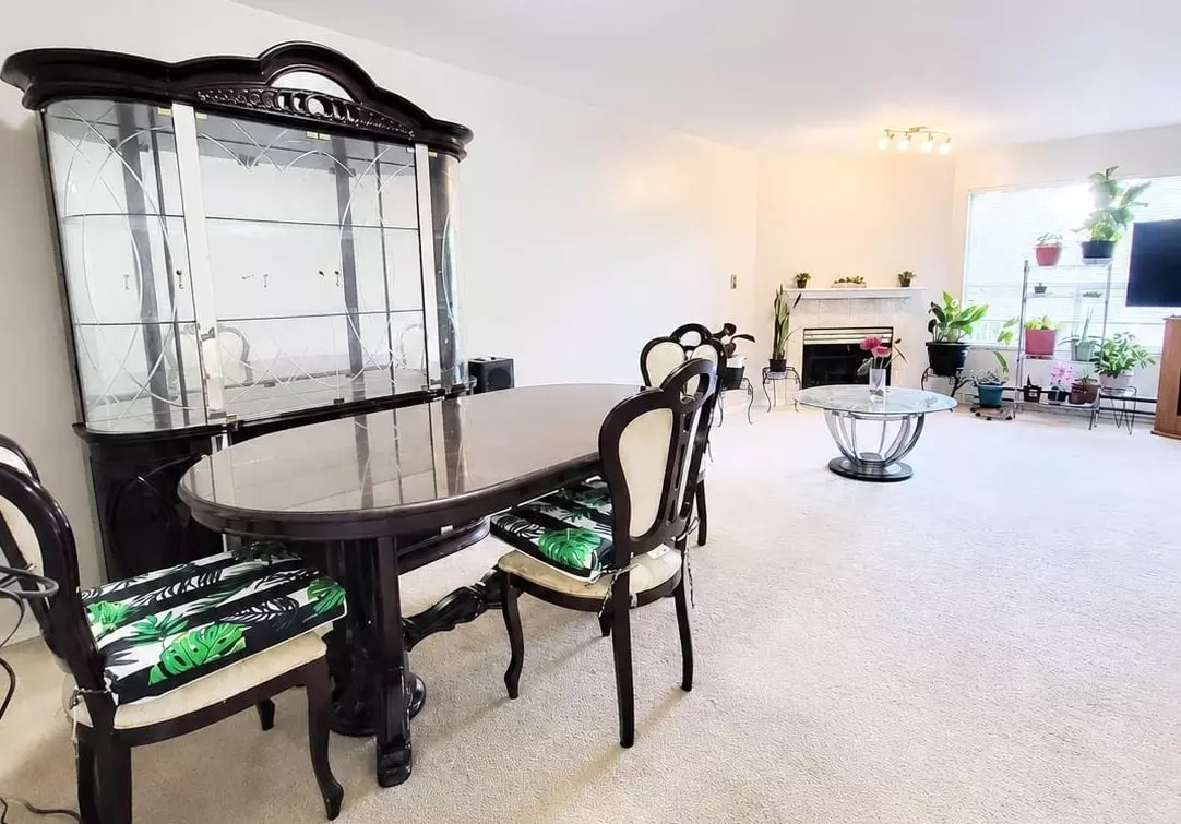 Family Room Photo of 307 9942 151 Street, Surrey, BC
