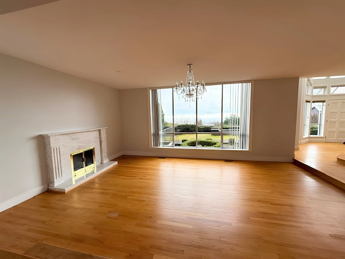 Family Room Photo of 1565 Vinson Creek Road, West Vancouver, BC