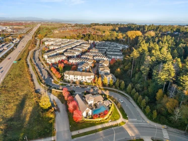 Hot Tub / Spa Photo of 72 4656 Orca Way, Tsawwassen, BC