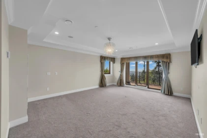 Entry Foyer Photo of 1118 Crestline Road, West Vancouver, BC