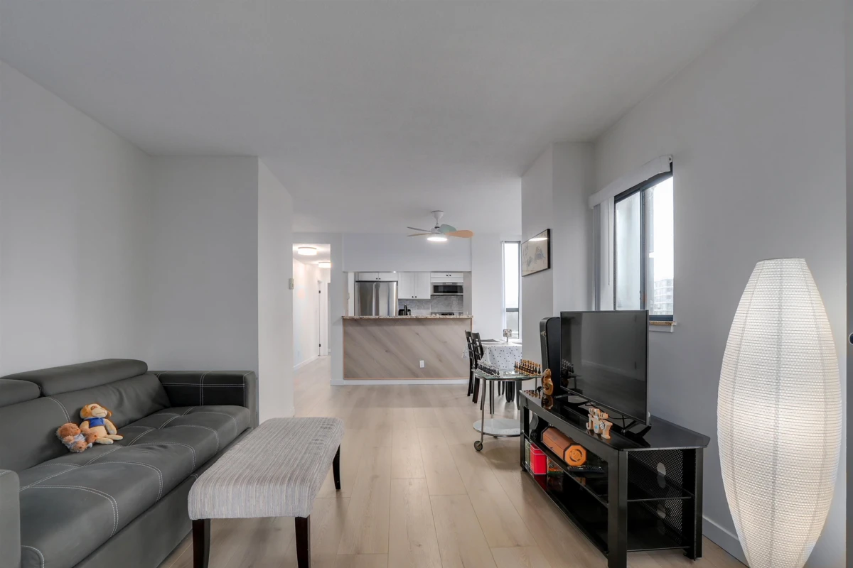 Dining Area Photo of 810 1268 W Broadway, Vancouver, BC