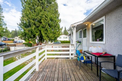 Front Yard Photo of 11191 90 Avenue, Surrey, BC