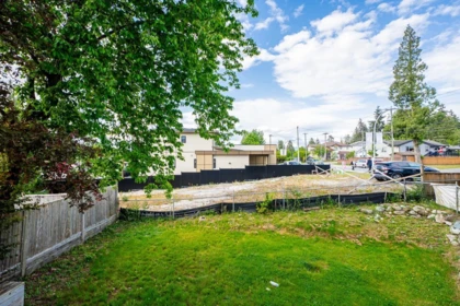 Garden / Landscaping Photo of 11191 90 Avenue, Surrey, BC