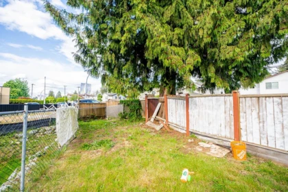 Outdoor Kitchen Photo of 11191 90 Avenue, Surrey, BC