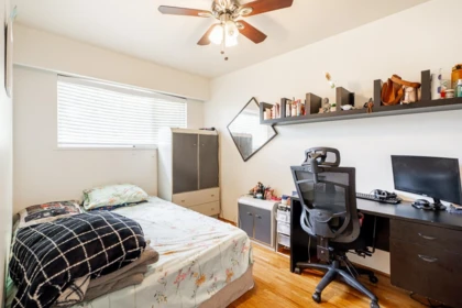 Powder Room Photo of 11191 90 Avenue, Surrey, BC