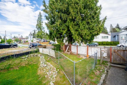 Swimming Pool Photo of 11191 90 Avenue, Surrey, BC