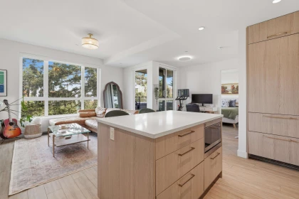 Kitchen Island Photo of 311 707 E 3rd Street, North Vancouver, BC