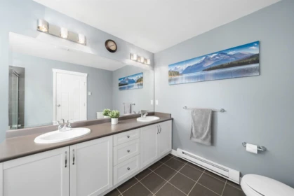 Entry Foyer Photo of 7037 178 Street, Surrey, BC