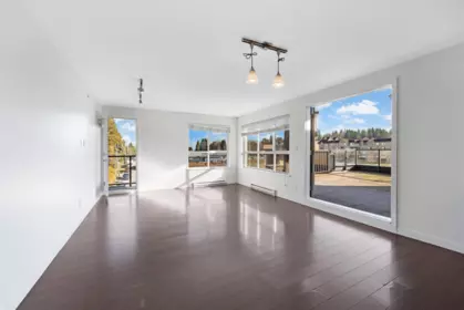 Entry Foyer Photo of 2191 Shaughnessy Street, Port Coquitlam, BC