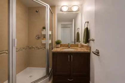 Primary Bathroom Photo of 2191 Shaughnessy Street, Port Coquitlam, BC