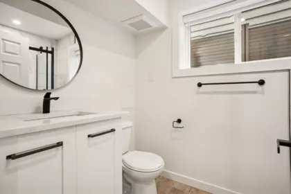 Basement Recreation Room Photo of 15962 North Bluff Road, White Rock, BC