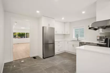 Breakfast Nook Photo of 15962 North Bluff Road, White Rock, BC