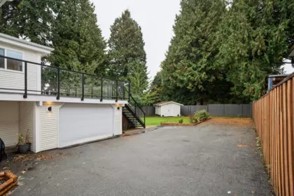 Outdoor Deck Photo of 15962 North Bluff Road, White Rock, BC