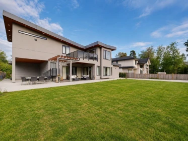 Hot Tub / Spa Photo of 7341 No. 5 Road, Richmond, BC