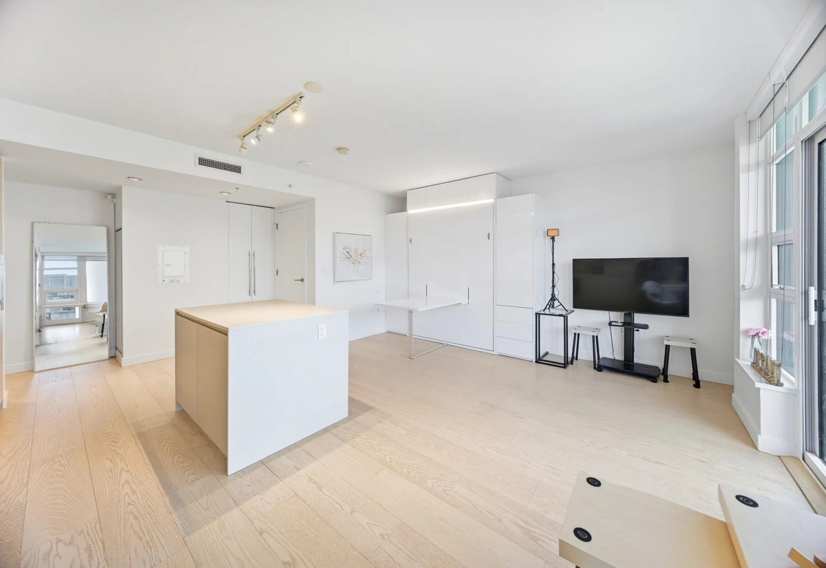 Living Room Photo of 2103 1289 Hornby Street, Vancouver, BC