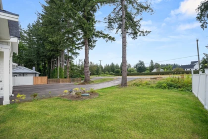 Garden / Landscaping Photo of 24833 Robertson Crescent, Langley, BC