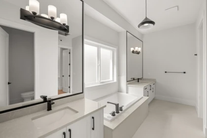Guest Bathroom Photo of 24833 Robertson Crescent, Langley, BC