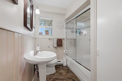 Mudroom Photo of 1425 129 Street, Surrey, BC