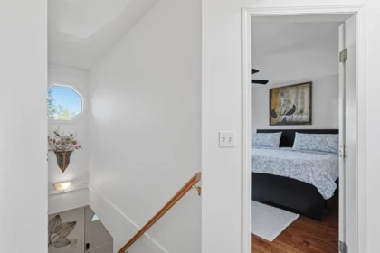 Staircase Photo of 1425 129 Street, Surrey, BC