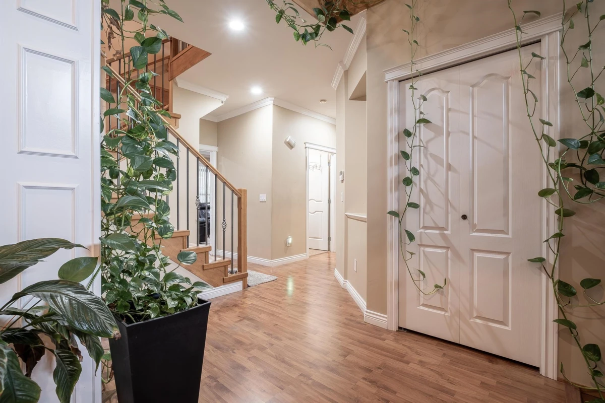 Family Room Photo of 15075 66a Avenue, Surrey, BC