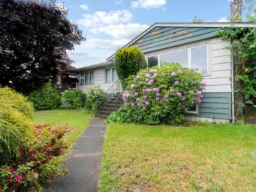4156 Castlewood Crescent, Burnaby, BC, Burnaby — Single Family Residence for sale