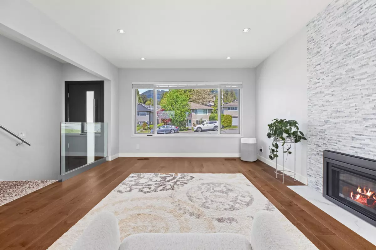 Living Room Photo of 219 E 26th Street, North Vancouver, BC