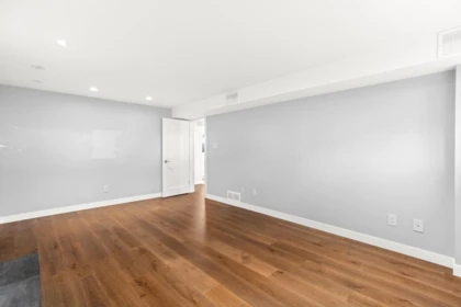 Hallway Photo of 219 E 26th Street, North Vancouver, BC