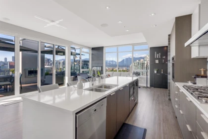 2101 110 Switchmen Street, Vancouver, BC, Vancouver — Apartment/Condo for sale