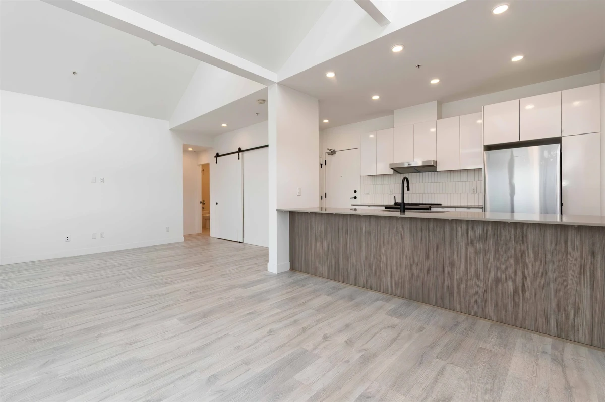 Family Room Photo of 604 32838 Landeau Place, Abbotsford, BC