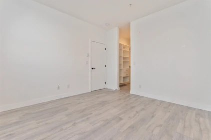 Entry Foyer Photo of 604 32838 Landeau Place, Abbotsford, BC