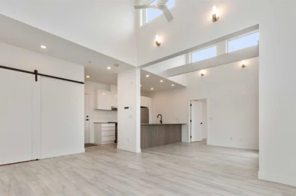 Kitchen Photo of 604 32838 Landeau Place, Abbotsford, BC