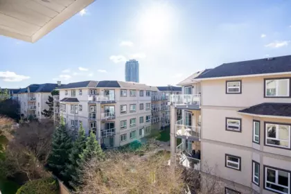 Front Yard Photo of 406 8139 121a Street, Surrey, BC